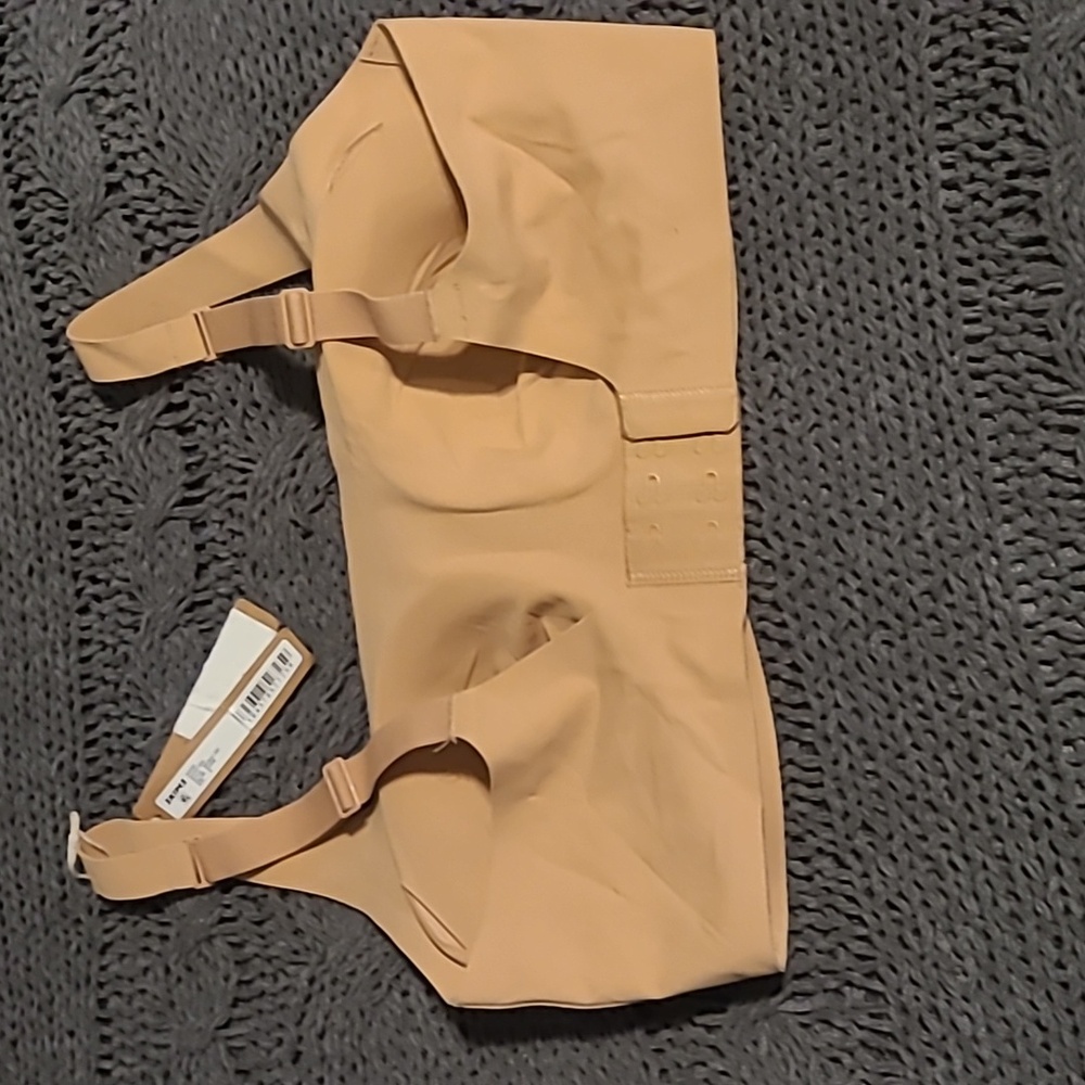 SKIMS Tan Bra with Wide Straps and Full Coverage Cups smooth sides - Picture 2 of 5